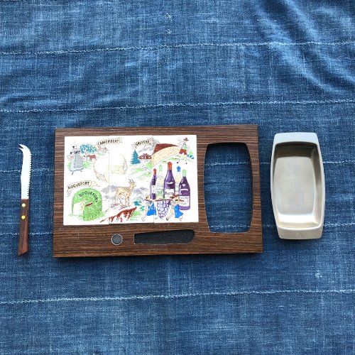 vtg wooden cheese cutting board with magnetic knife, ceramic tiles and tray for cheese