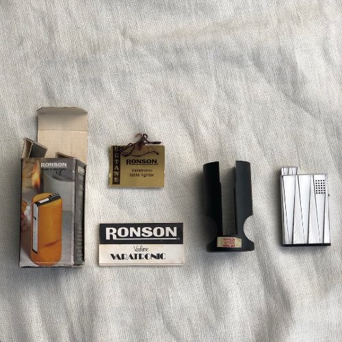 vintage ronson table lighter (deadstock)