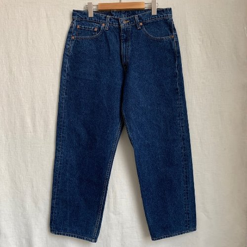 90&#039;s Levi&#039;s 565 loose fit mid blue jeans (33-34in)