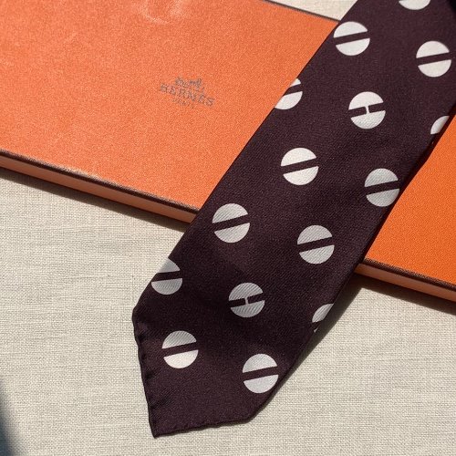 hermes tie (hand rolled edges unlined)