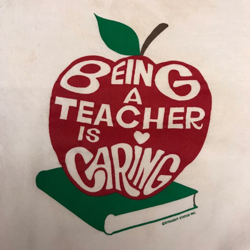 Fruit of the loom 50/50 sweatshirt ‘ Being a teacher is caring ‘ (100)