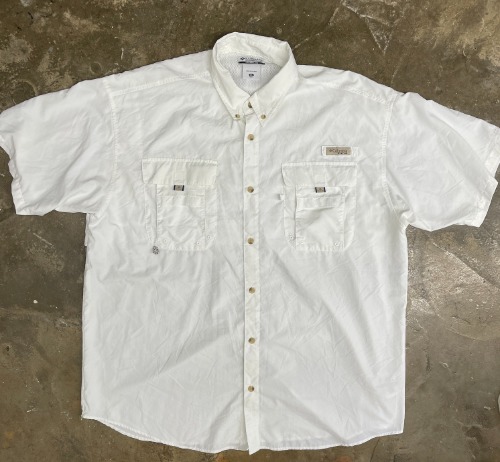 Columbia PFG(performance fishing gear) white half shirt (105-110 size)
