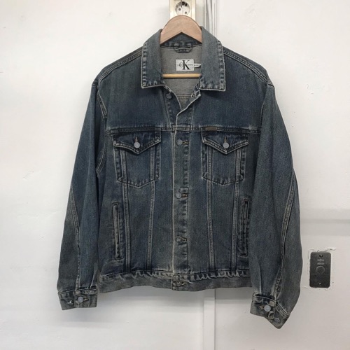 old Calvin Klein denim trucker jacket (100-105)