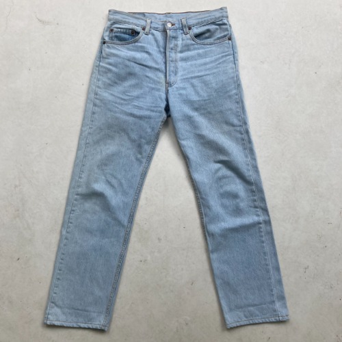 90s levis 501 (32 inch)