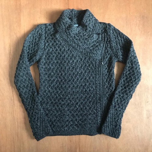 Ireland eye knitwear virgin wool cable side zip sweater Ireland  made (여성분들 추천)