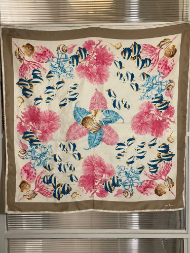 kiton silk scarf (87cm x 89)