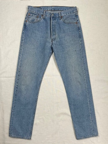 00s Levis 501 (33 inch)