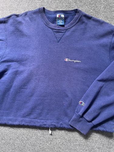 champion cropped spell out sweatshirt (XL size, ~105까지)