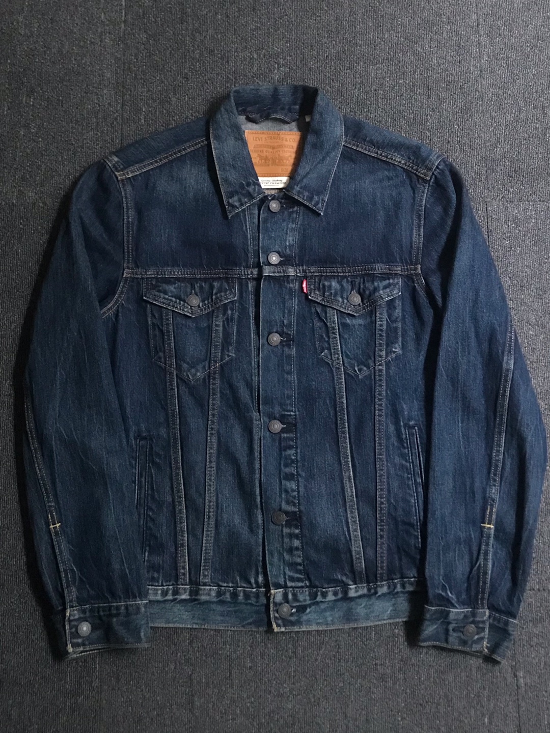 levis premium cotton/lyocell denim trucker jacket (M size, ~103 추천)