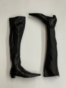 Prada leather heeled boots (35 size, 220~225mm 추천)
