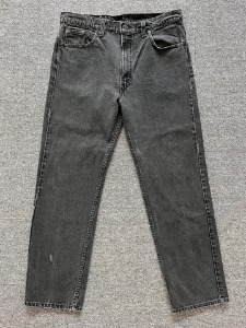 90s levis 505 black jean (35 inch)