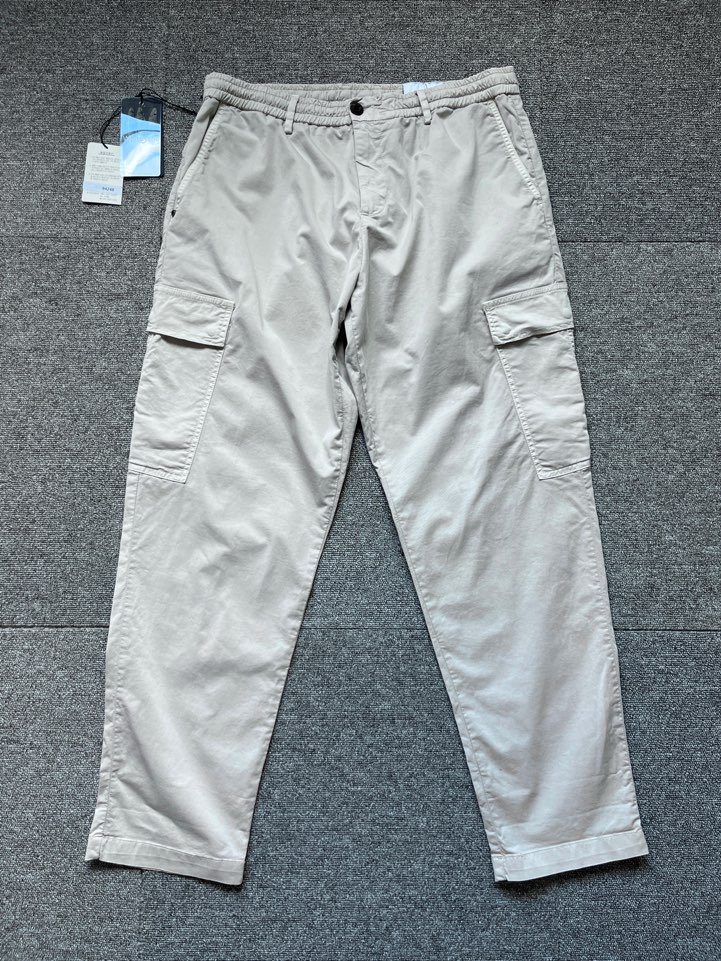 white sand cargo pants new with tag (50 size, 33인치 전후)